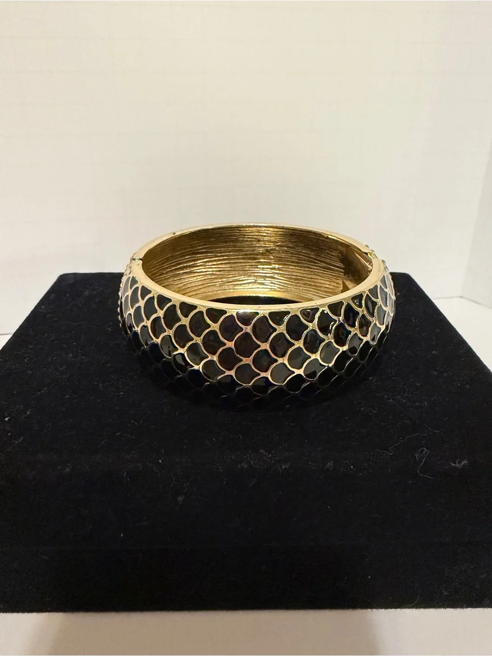 Gold Tone Black Enamel Clamper Bracelet Rhinestone Reptile Pattern Wide Cuff
